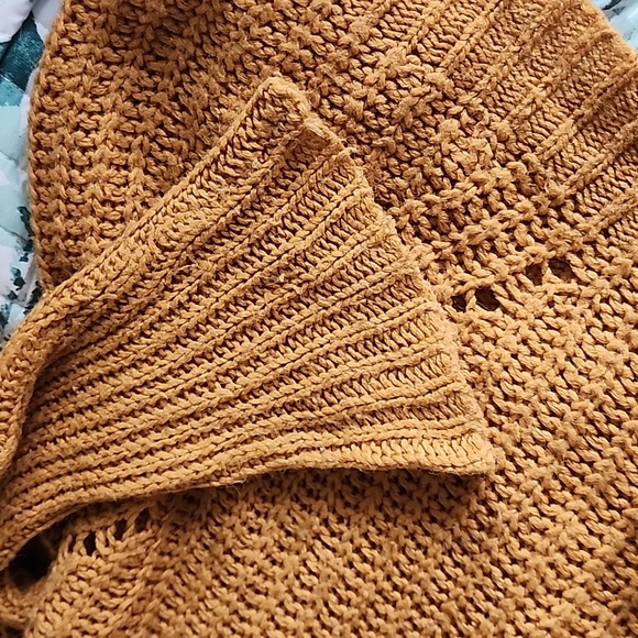 Element Sweater - Picture 3 of 4